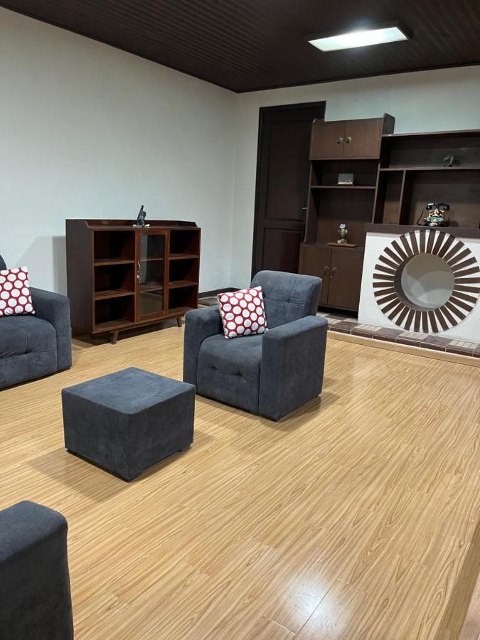 El Hogar Casa Y Habitaciones En El Prado - Cbba Con Garaje Cochabamba Extérieur photo